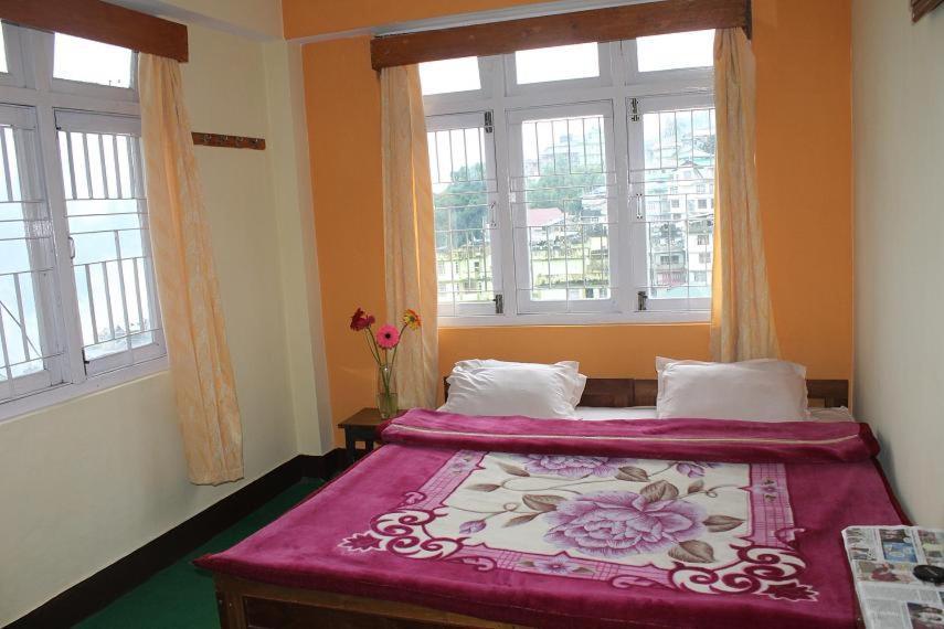 Hotel Twilight Lodge Gangtok Exterior photo